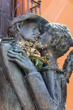 Statue of two lovers while they are kissing Stock Photos