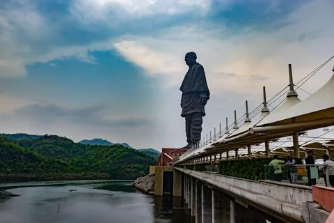 Statue of unity the world tallest statue with bright dramatic sky at day from 写真素材