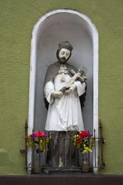 The statue in the wall Foto stock