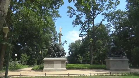 Statues and greenery Stock Footage 92095150