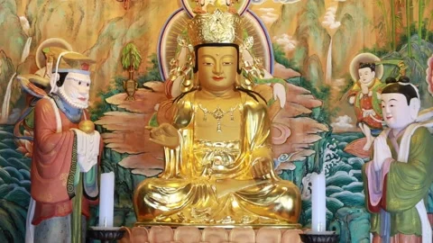 Statues and paintings in the temple Video stock 306033997