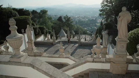 Statues in a city 動画素材 128091168