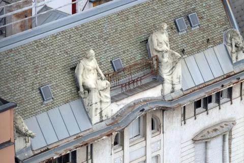 Statues on facade of the old city building in Zagreb Fotos de archivo