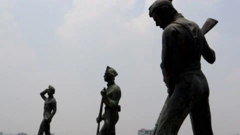 Statues of the heroes children Video stock 157741791