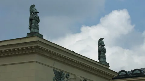 Statues on Hofgarten Arch in Munich Video stock 54229100