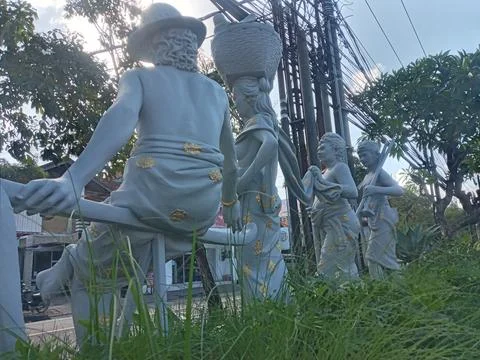 Statues lined up Fotos de archivo