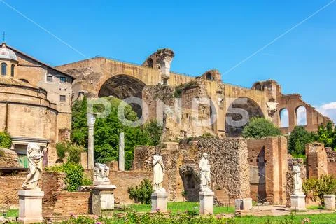 Statues near the House of the Vestals, Roman Forum Stock Photos
