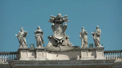 Statues on Saint Peter Basilica Stock Footage 527491