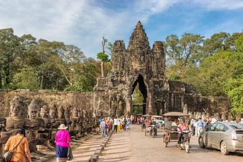 Statues at South Gate to Angkor Thom, Angkor, UNESCO World Heritage Site, Sie Stock-Fotos