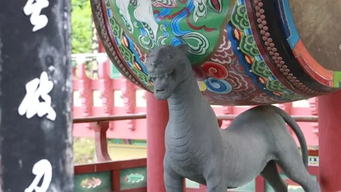 Statues in temple Stock-Footage 306033986