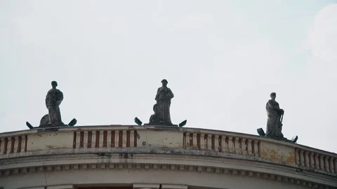 Statues on the Top of the Building 스톡 동영상 94567228