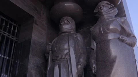 Statues of women Stock Footage 171580602