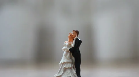 Statuette newlyweds Stock-Footage 32546134