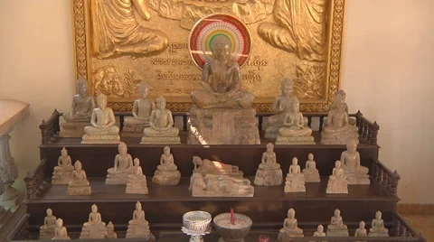 Statuettes at the Royal Palace complex in Phnom Penh, Cambodia Video stock 51714973