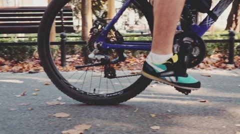 Steadicam: group of cyclists peddling on a bicycle road. Slow Motion 240 fps. 库存影片 56194070