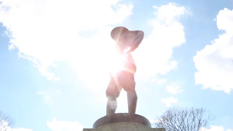 STEADICAM STATUE Stock Footage 181010610