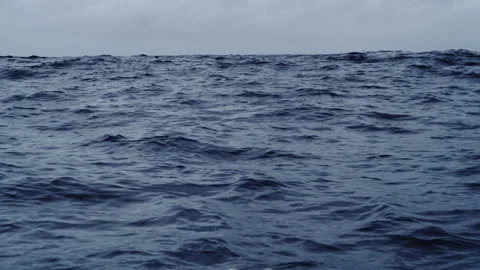 Steady Rolling Ocean Waves Forming Layered Patterns 스톡 동영상 323062720