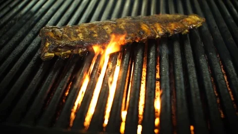 Steak On Barbecue Grill 動画素材 104545498