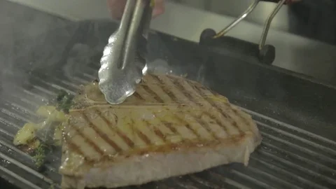 Steak grilled with corn Video stock 81423819