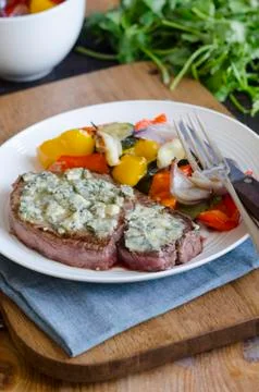 Steak with roast vegetables Foto stock
