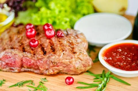 Steak &amp; vegetables Stock Photos