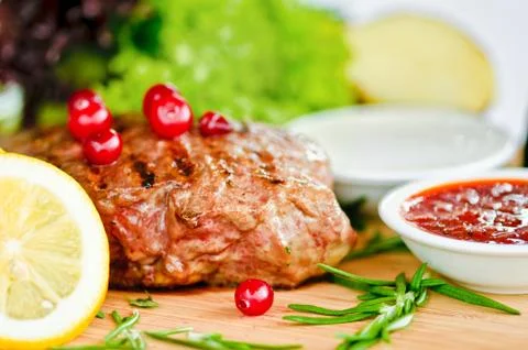 Steak &amp; vegetables Stock Photos