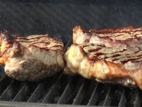 Steaks on BBQ Sizzling 스톡 동영상 81666589