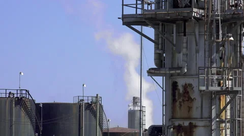 Steam being released in Refinery, Close-up Vidéo 66422921