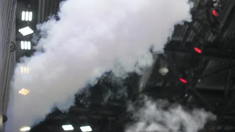 Steam clouds fly out quickly to the show 스톡 동영상 171602943