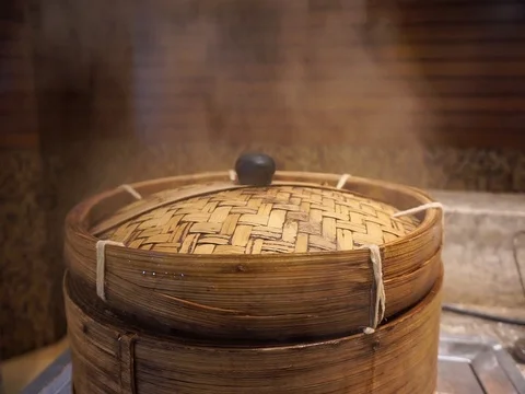 Steam on cooking.  Stock-Footage 116104236