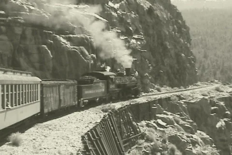 Steam engine cliff drop tint Stock-Footage 274088