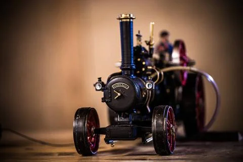  steam-engine MILDENBERG, GERMANY - MAY 05: miniature model of a steam-eng... 스톡 사진