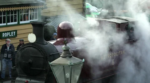 Steam Engine In Platform 스톡 동영상 35988618