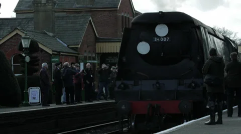 Steam Engine Stopping at Station 스톡 동영상 36000147