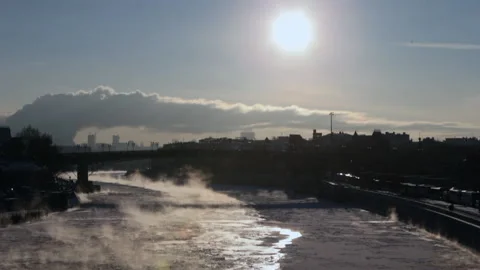 Steam freezing river 库存影片 195463409