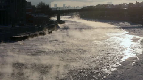 Steam from a frozen river rises 動画素材 222775992