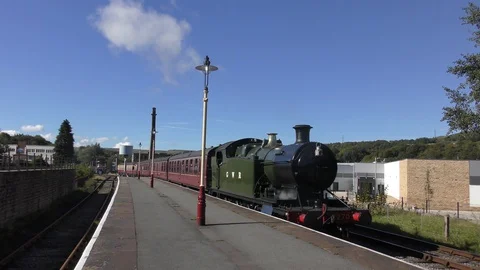 Steam train station blue sky white smoke 280918 Video stock 128648295