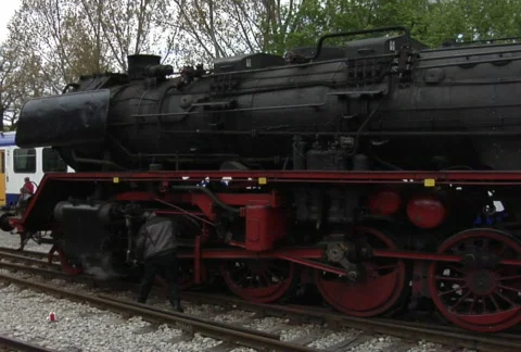Steam train in station Stockbeeldmateriaal 131010