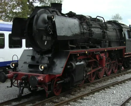 Steam train in station Stockbeeldmateriaal 131141