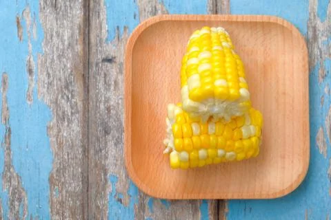 The steamed corn of the pearl corn is distinguished by the yellow and white k Stock Photos