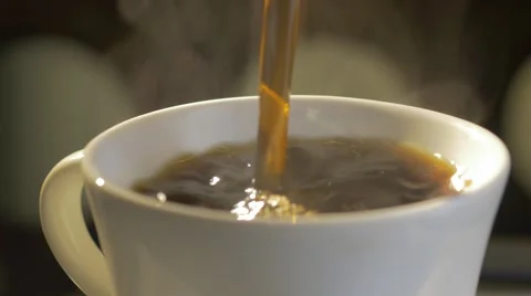 Steaming fresh brewed coffee. Vidéo 61410132