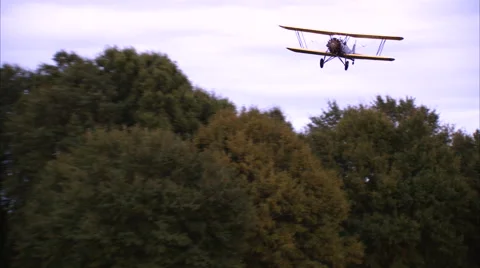 Stearman Cloudboy 6L Landing 스톡 동영상 62795479
