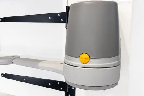 Steel engine doors fitting remote control portal Electrical gate Automatic .. 스톡 사진