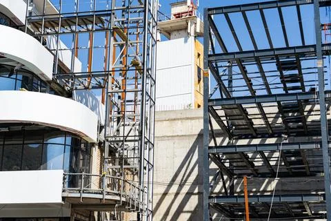 Steel frame structure of a building under construction Foto stock