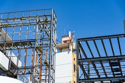 Steel frame structure of a building under construction Foto stock