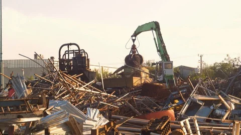 Steel junk yard loading process Video stock 119490226