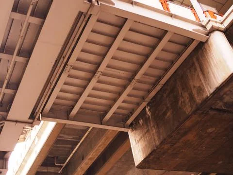 Steel sheet bar pattern ceiling of floating station platform Foto stock