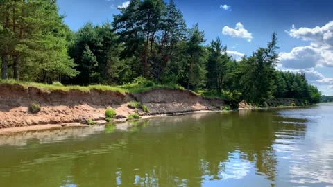 Steep bank of the river Vídeo Stock 272263759