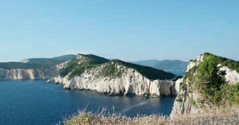 Steep cliffs and beautiful seascape at Lefkada island, Greece. Stock-Footage 156417500