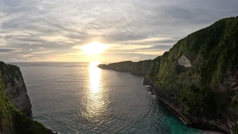 Steep Climb Down to Kelingking Beach’s Hidden Paradise, Bali Stock Footage 238418392
